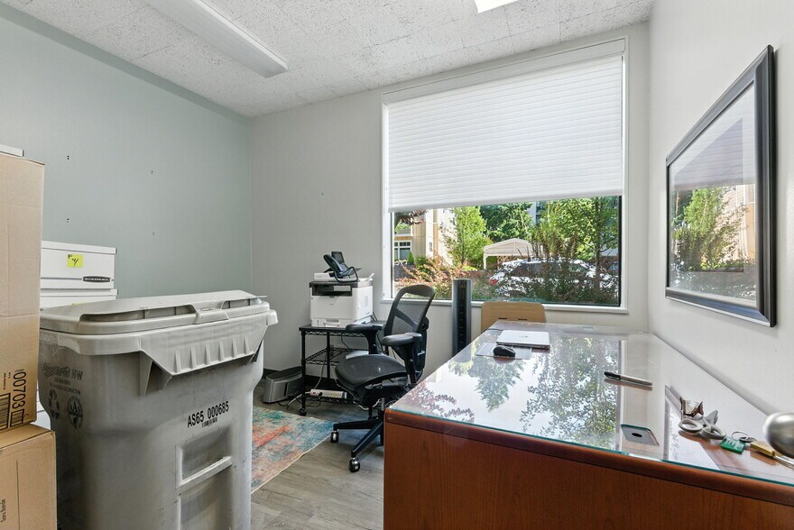 More Photos Of 400 NE Roberts Ave, Gresham Medical For Sale