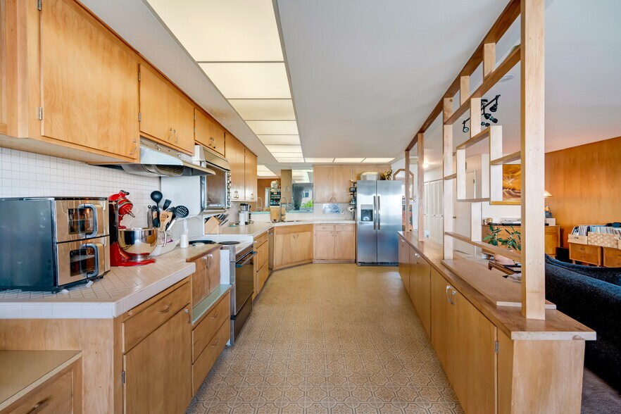 More Photos Of 2510-2512 Colby Ave, Everett Storefront Retail Office For Sale