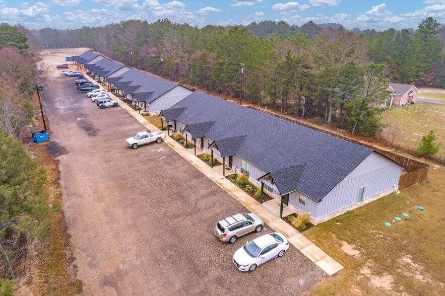 More Photos Of 4074 County Road 152 W, Bullard Apartments For Sale