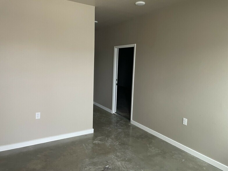 More Photos Of 12360 State Highway 155 S, Tyler Flex For Lease