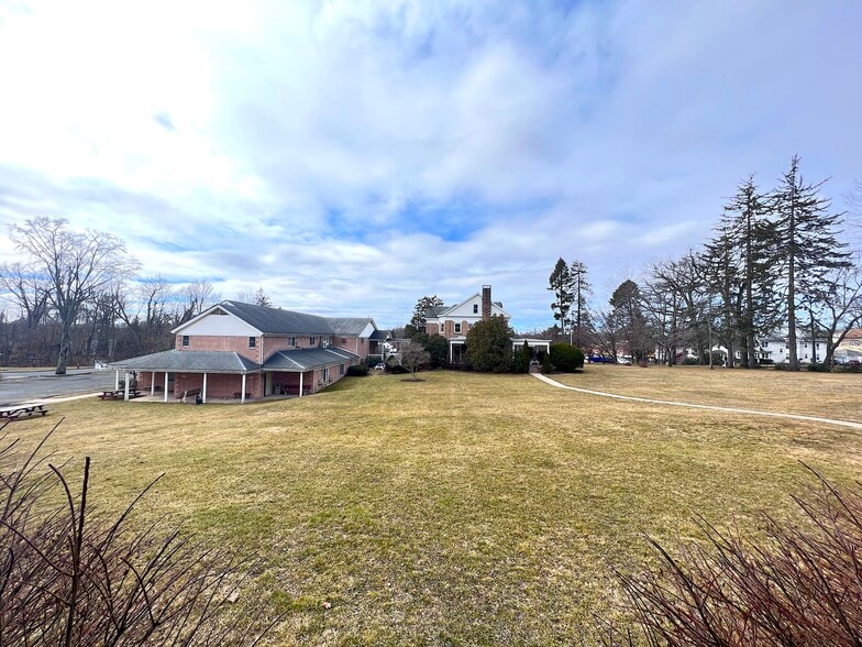 More Photos Of 745 Burnside Ave, East Hartford Schools For Sale