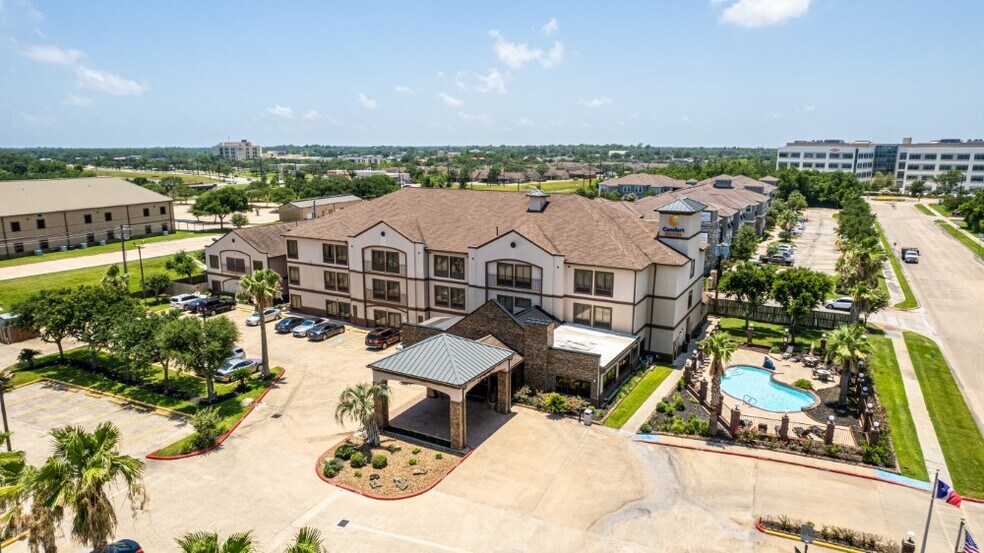 More Photos Of 296 Abner Jackson Pky, Lake Jackson Hotel For Sale