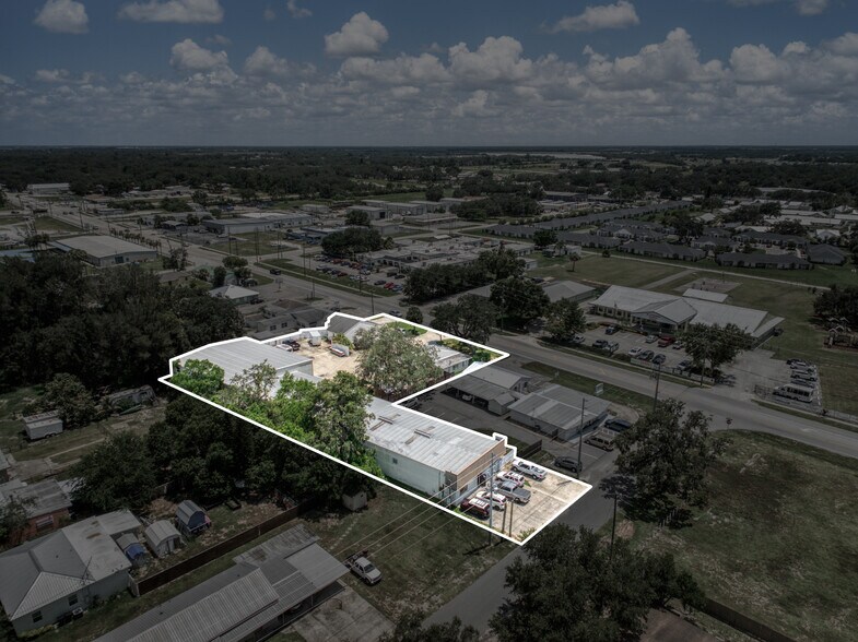 More Photos Of 2914 Kenilworth Blvd, Sebring Industrial For Sale