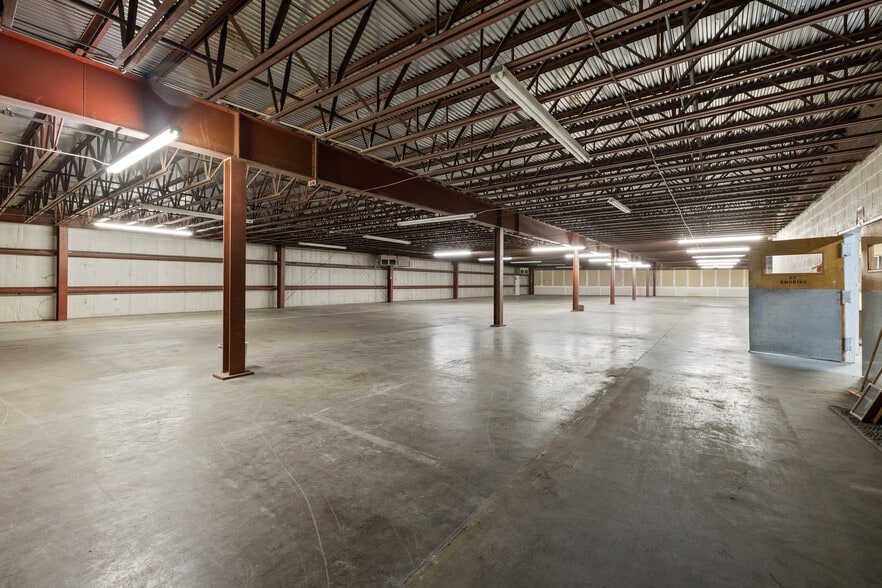 More Photos Of 888 Antler Dr, Casper Warehouse For Lease
