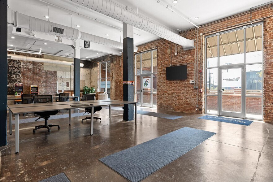 Primary Photo Of 246 E 11th St, Chattanooga Apartments For Lease