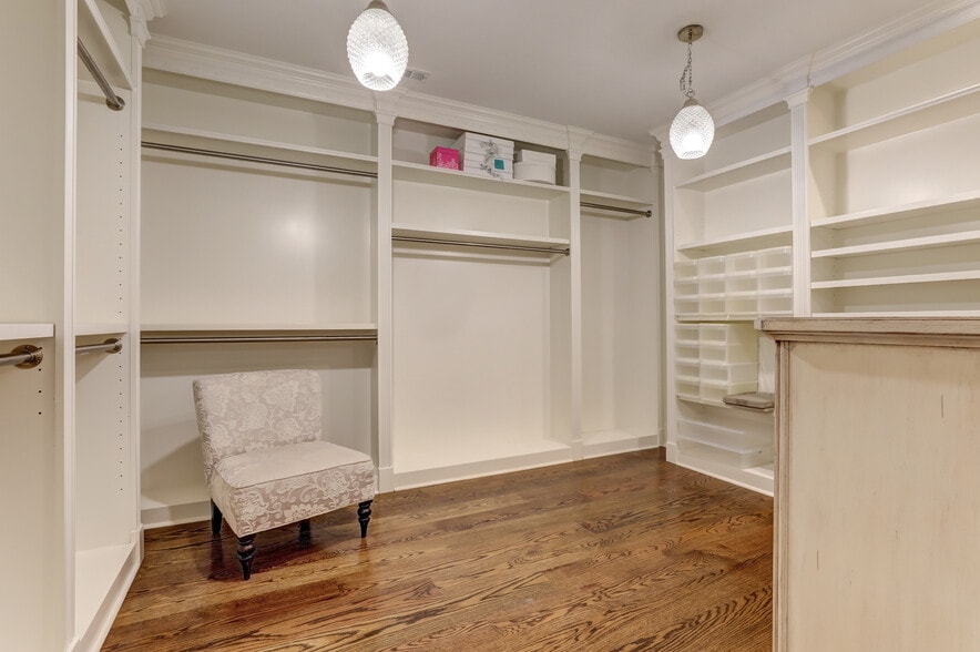 More Photos Of 2972 Lookout Pl NE, Atlanta Office Residential For Sale