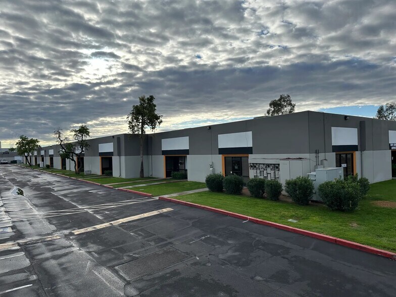 More Photos Of 2121 S Priest Dr, Tempe Unknown For Lease