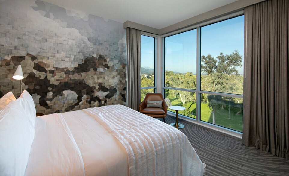 More Photos Of 130 W Huntington Dr, Arcadia Hotel For Sale
