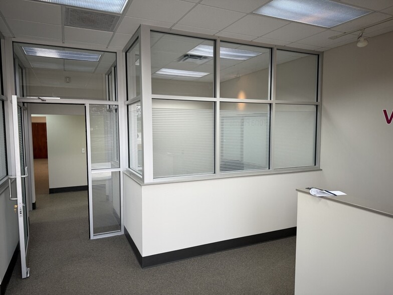 More Photos Of 33 Park Of Commerce Way, Savannah Medical For Lease