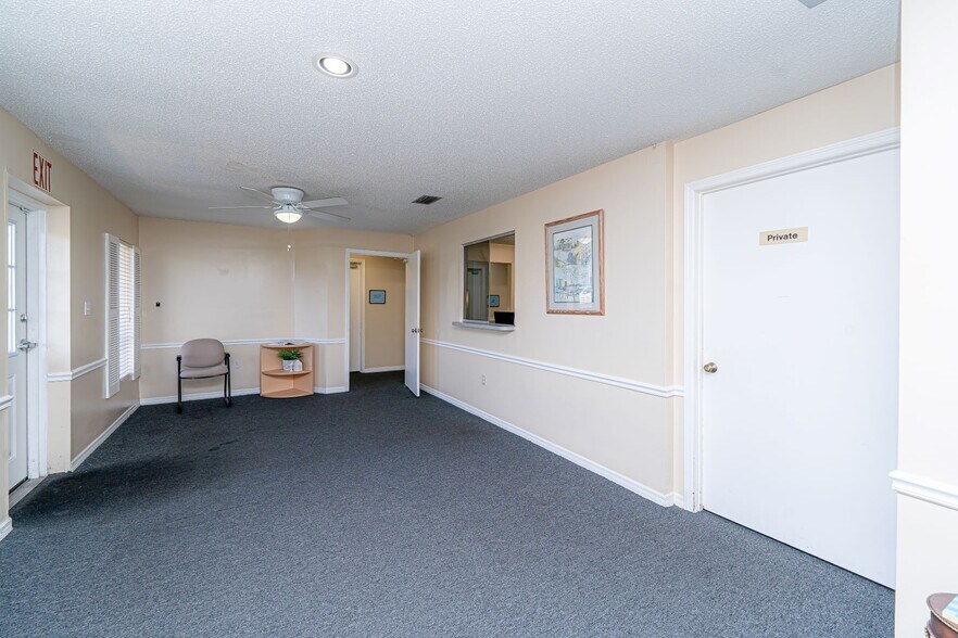 More Photos Of 10245 E Colonial Dr, Orlando Medical For Lease