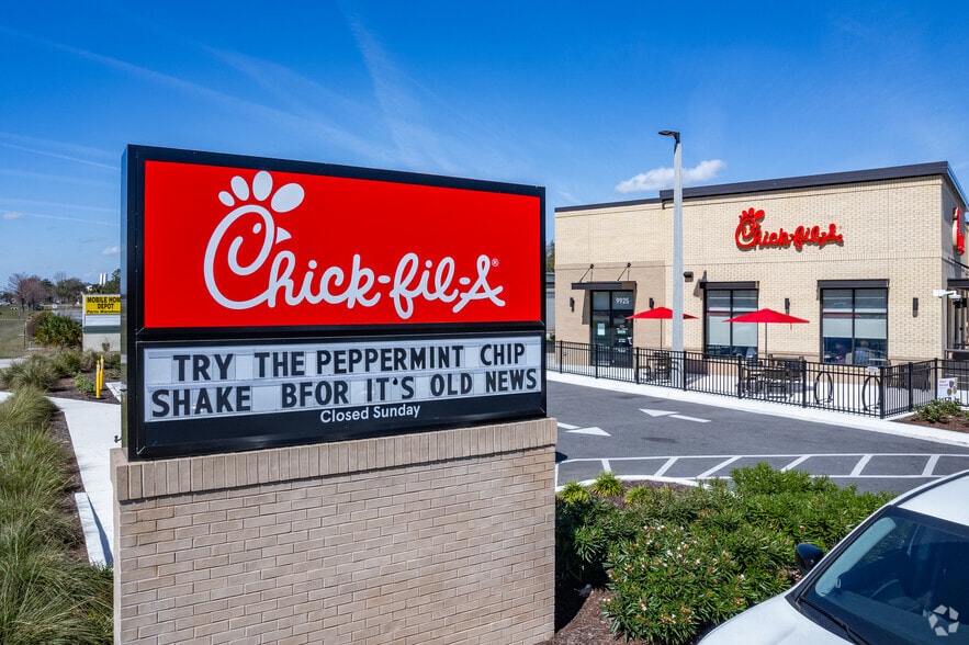 More Photos Of 9925 US-441, Leesburg Fast Food For Sale