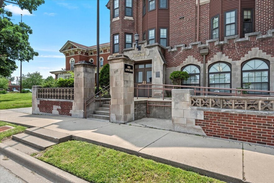 More Photos Of 615 S 2nd St, Springfield Office For Sale