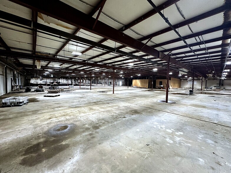 More Photos Of 701 W Central Ave, Warren Warehouse For Lease