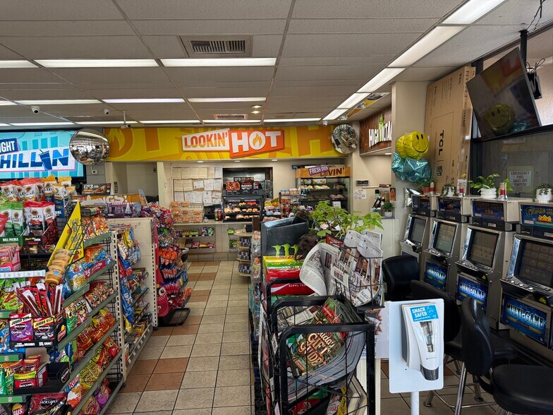 More Photos Of 4605 E Flamingo Rd, Las Vegas Convenience Store For Sale