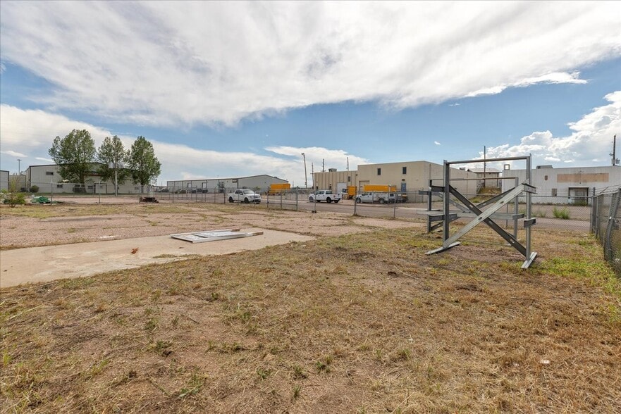 More Photos Of 114 American rd, Cheyenne Industrial For Lease