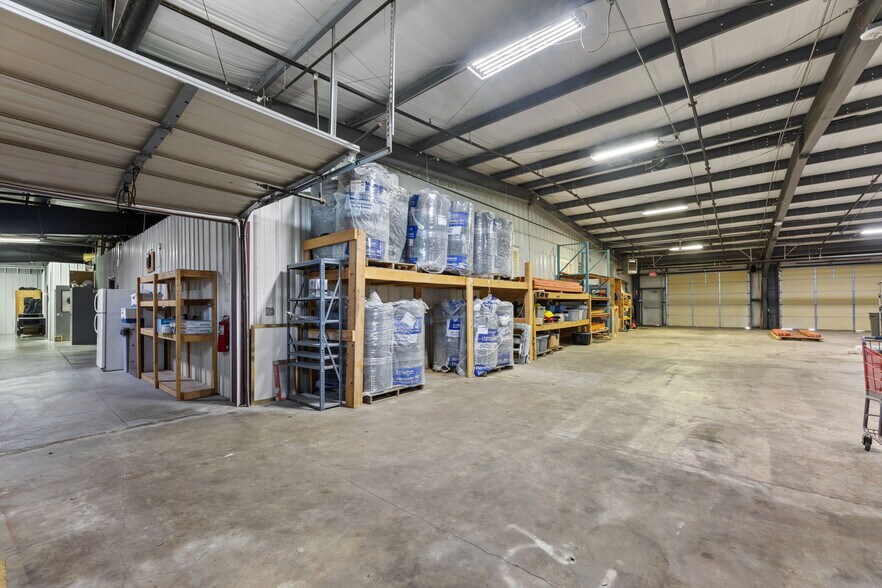 More Photos Of 900 W Miller Rd, Iola Manufacturing For Sale