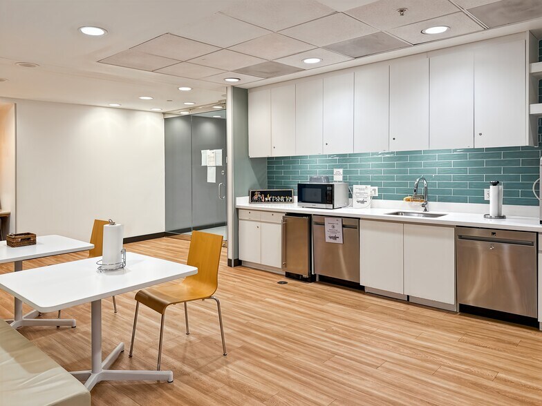More Photos Of 1560 Sawgrass Corporate Pkwy, Sunrise Coworking Space