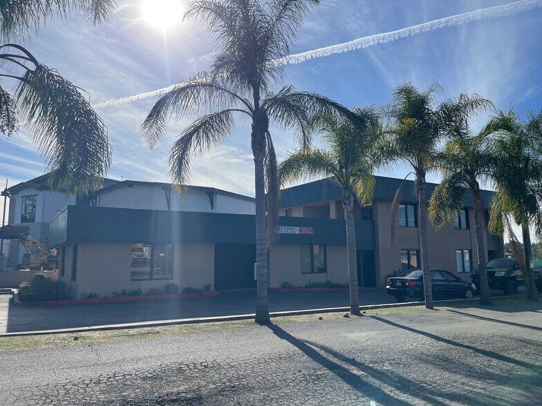 More Photos Of 1970 E Vista Way, Vista Freestanding For Sale