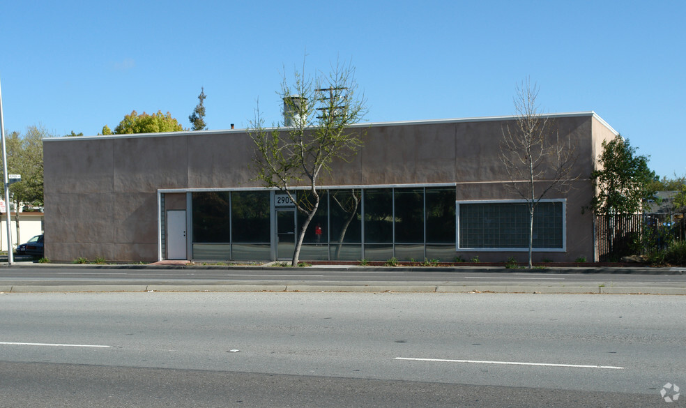 Primary Photo Of 2905 El Camino Real, Palo Alto Auto Repair For Lease