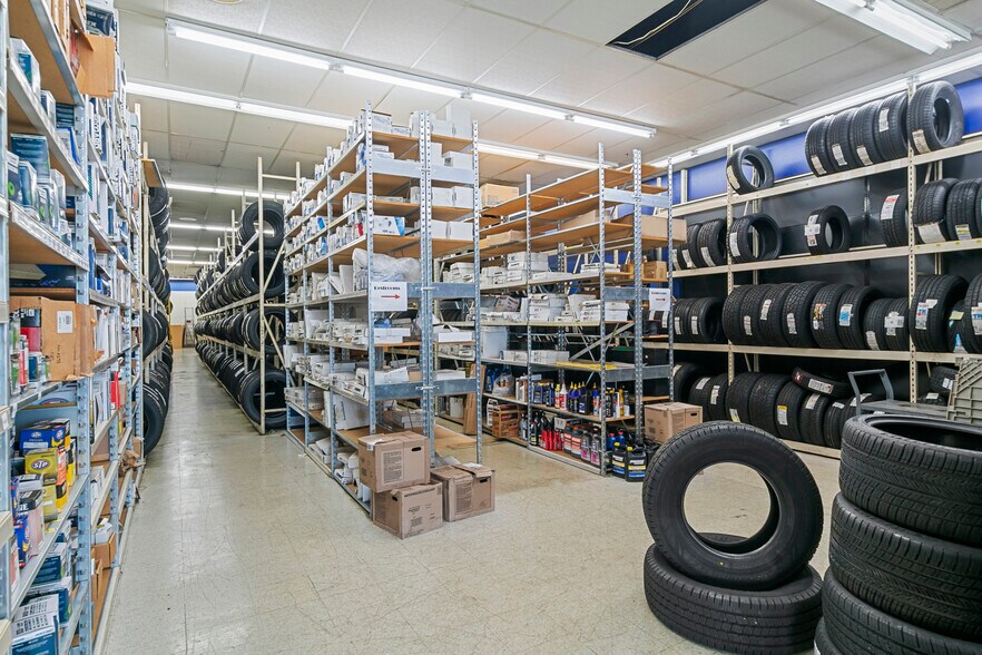 More Photos Of 7750 S Orange Blossom Trl, Orlando Storefront For Sale