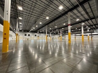 More Photos Of 4401 E Hefner Rd, Oklahoma City Distribution For Sale