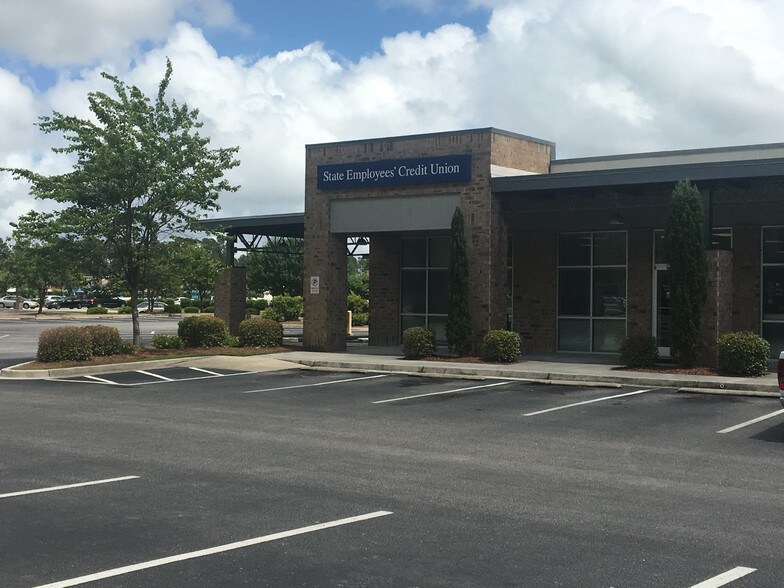 Primary Photo Of 1109 New Pointe Blvd, Leland Freestanding For Lease