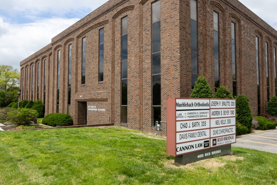 More Photos Of 400 E Red Bridge Rd, Kansas City Medical For Sale