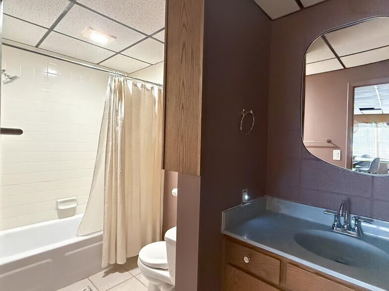 More Photos Of 600 22nd St, Benson Hotel For Sale