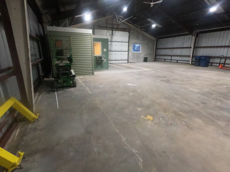 More Photos Of 109 S 11th Ave, Maywood Warehouse For Sale