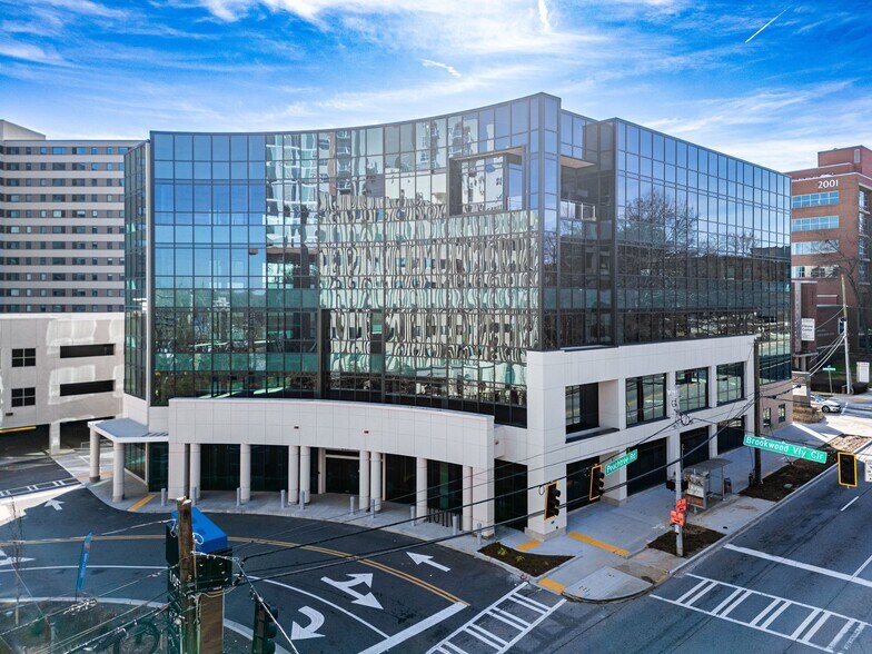 More Photos Of 2021 Peachtree Rd, Atlanta Medical For Lease