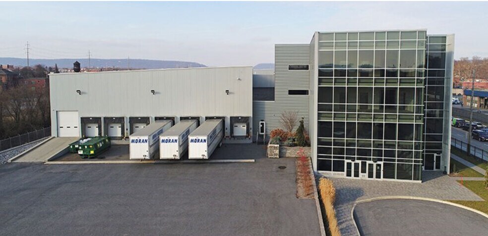 More Photos Of 1000 N Cameron St, Harrisburg Flex For Lease