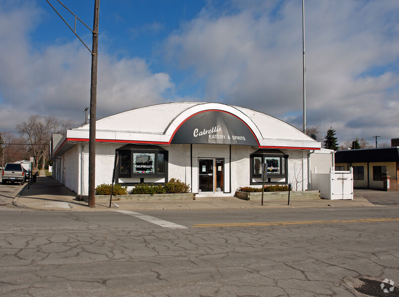 Primary Photo Of 44 W Park St, Lapeer Restaurant For Sale