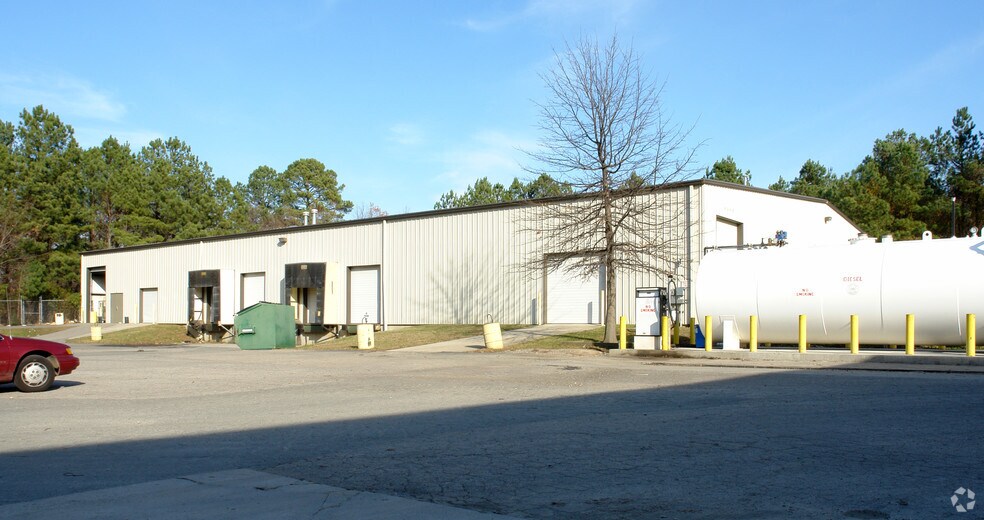 More Photos Of 6512 Chapel Hill Rd, Raleigh Warehouse For Lease