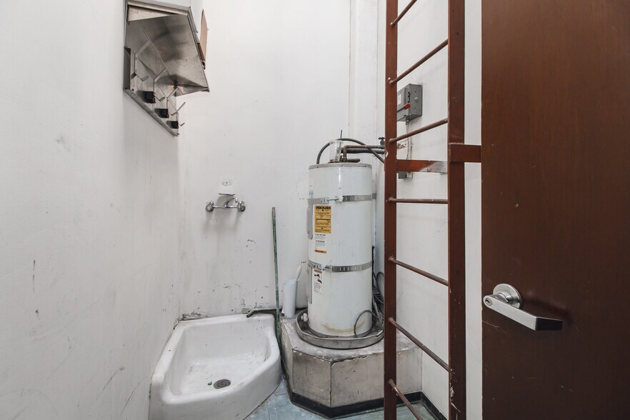 More Photos Of 1151 W 5th St, Azusa Medical For Sale