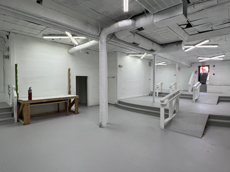 More Photos Of 813 Chapel St, New Haven Freestanding For Lease