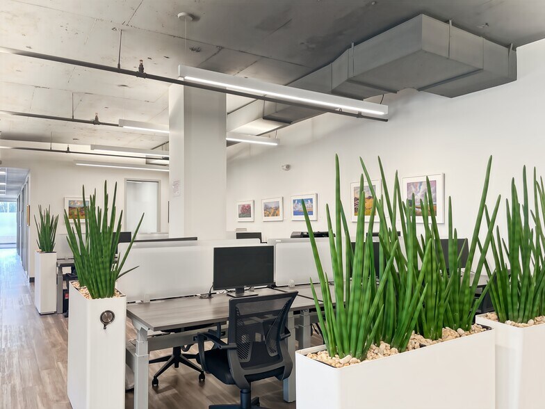 More Photos Of 4701 Sangamore Rd, Bethesda Coworking Space