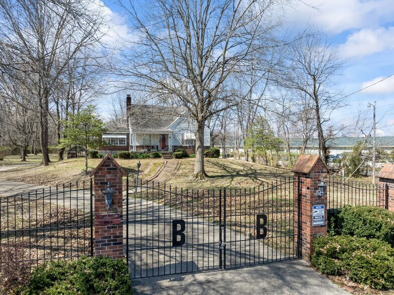 More Photos Of 9204 National Tpke, Fairdale Land For Sale