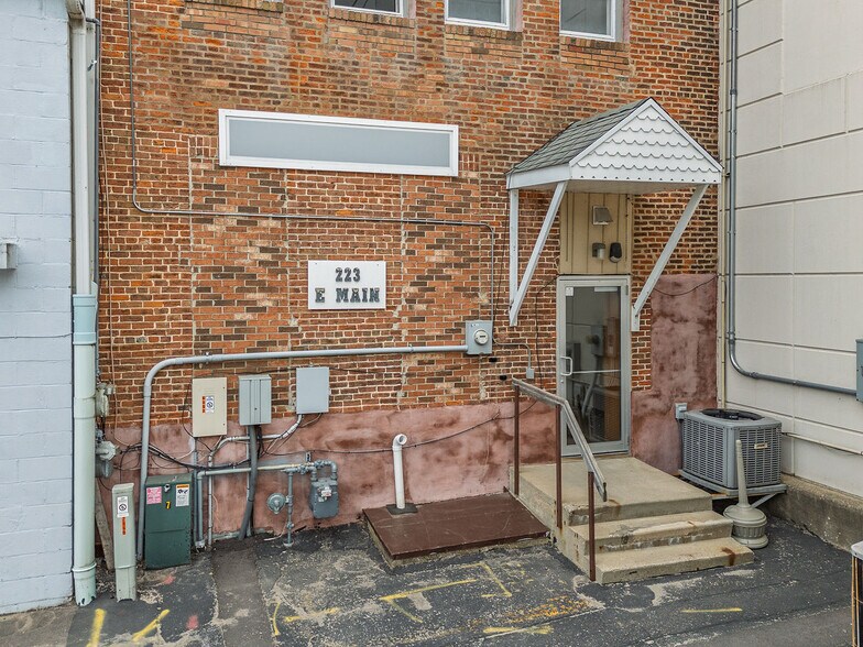 More Photos Of 223 E Main St, Reedsburg Storefront Retail Office For Sale