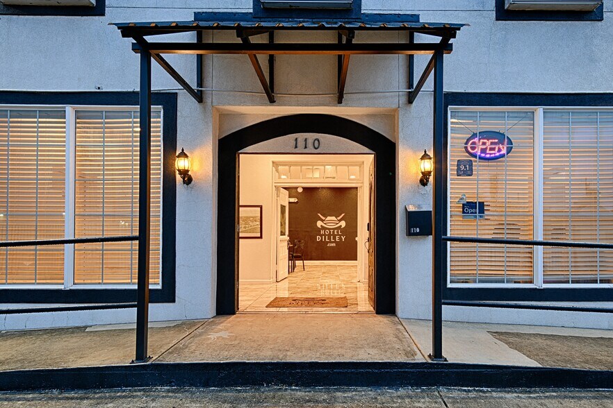 More Photos Of 110 S Main, Dilley Hotel For Sale