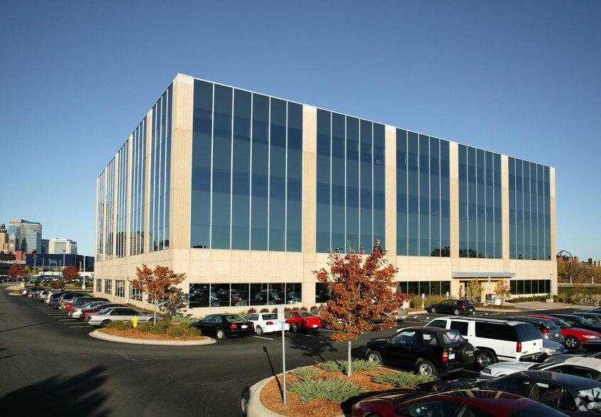 More Photos Of 1101 W River Pky, Minneapolis Office For Lease