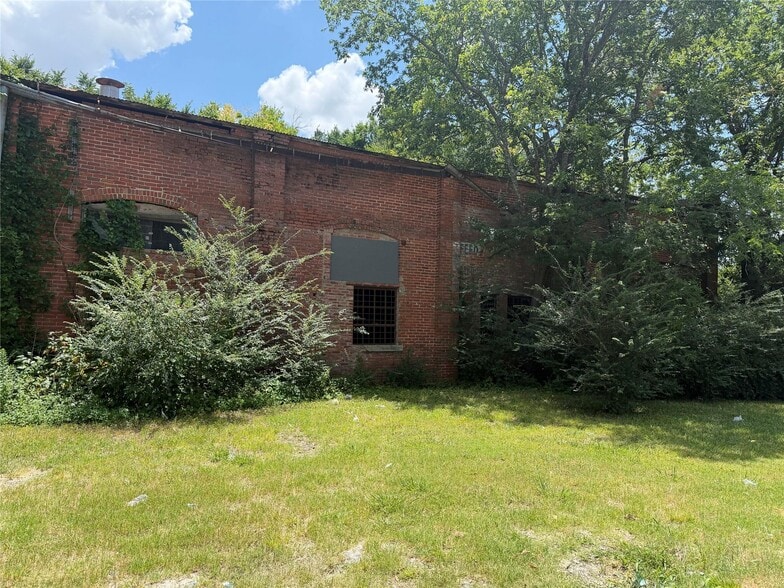 More Photos Of 3804 Dalton St, Greenville Warehouse For Sale