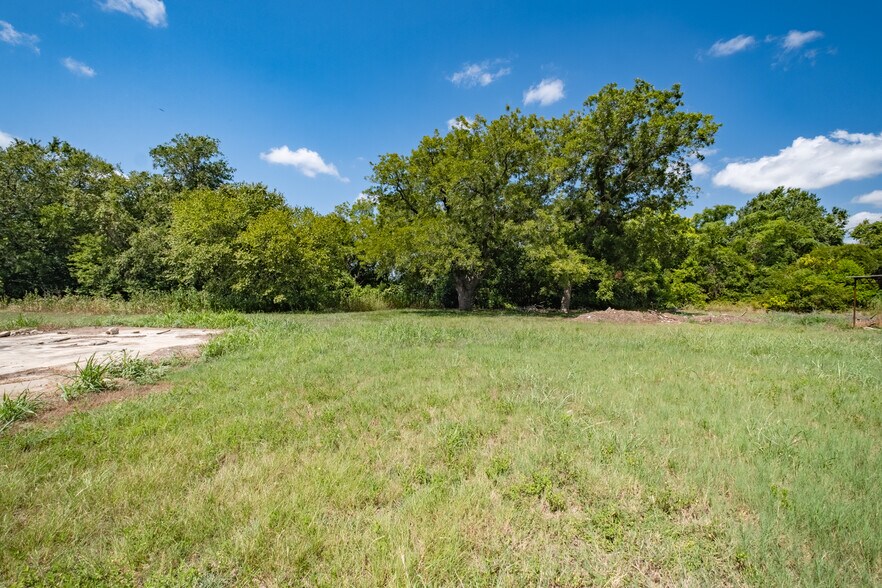 More Photos Of 1408 State Highway 95, Bastrop Land For Sale