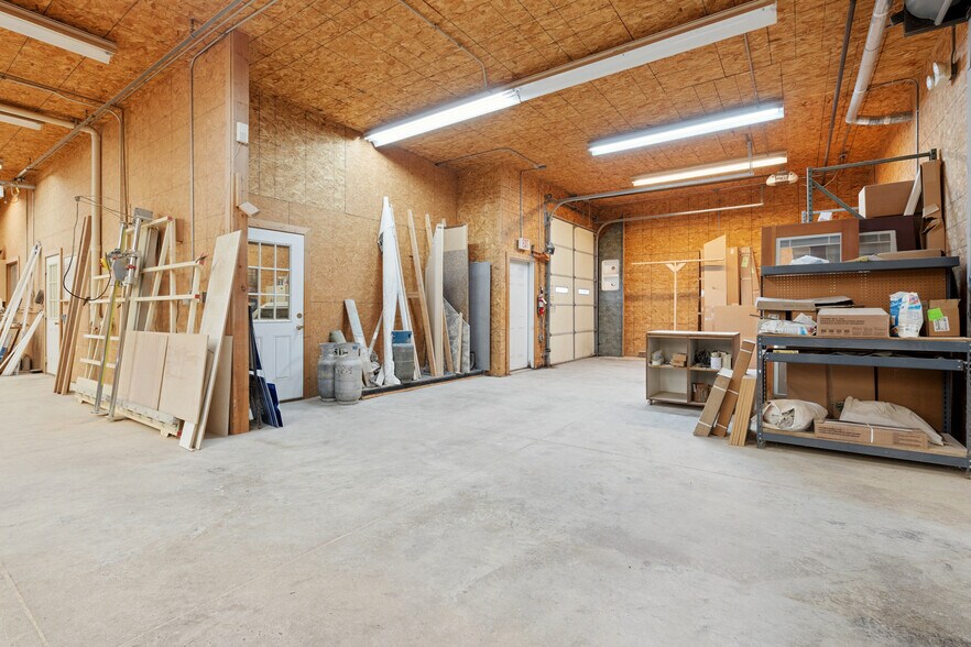 More Photos Of 3615 Flint Ridge Dr, Burlington Flex For Sale