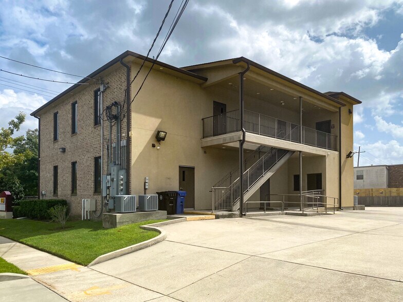 More Photos Of 6050 Pontchartrain Blvd, New Orleans Office For Lease