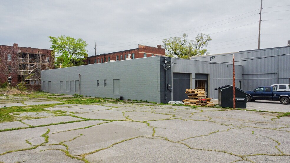 More Photos Of 901 Broadway St, Paducah Warehouse For Sale