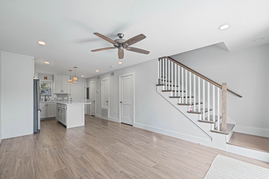 More Photos Of 525 11th St, Galveston Apartments For Sale