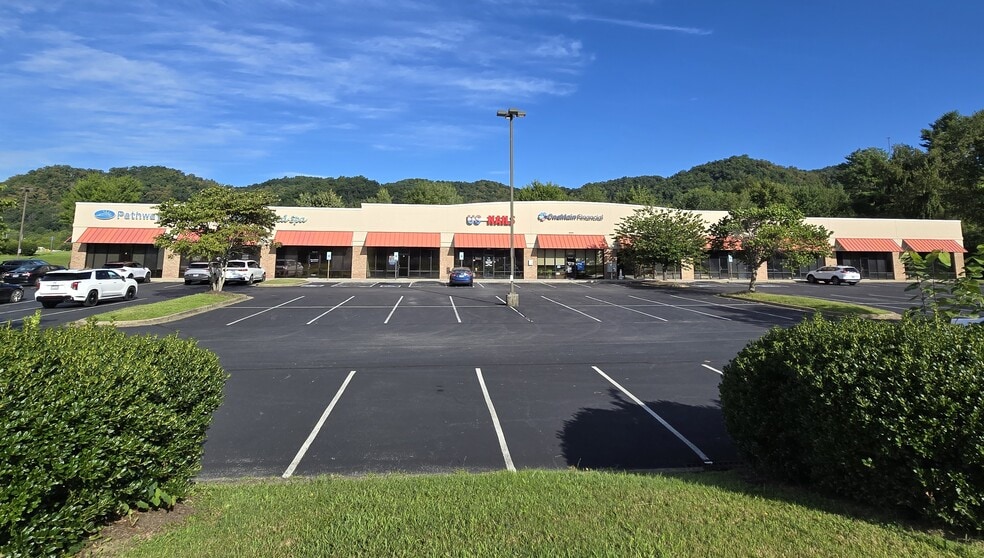 More Photos Of 2124 Volunteer Pky, Bristol General Retail For Lease