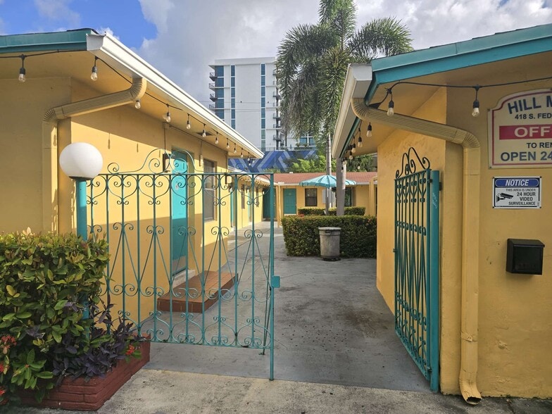 More Photos Of 418 S Federal Hwy, Hollywood Hotel For Sale