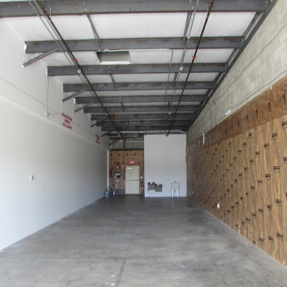 More Photos Of 5100-5120 Pine Island Rd NW, Bokeelia Supermarket For Sale