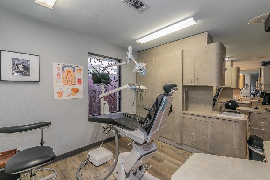 More Photos Of 2823 Kendale Dr, Dallas Medical For Sale